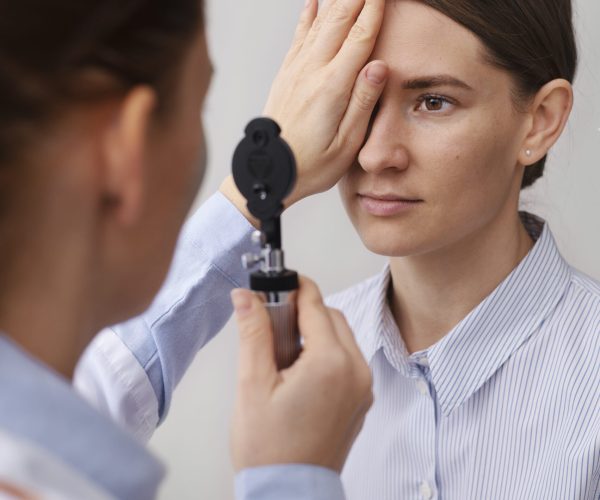 doctor-testing-patient-eyesight (4)